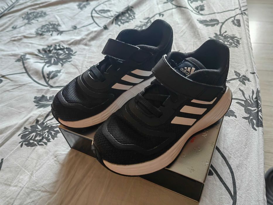 Маратонки за момче Adidas