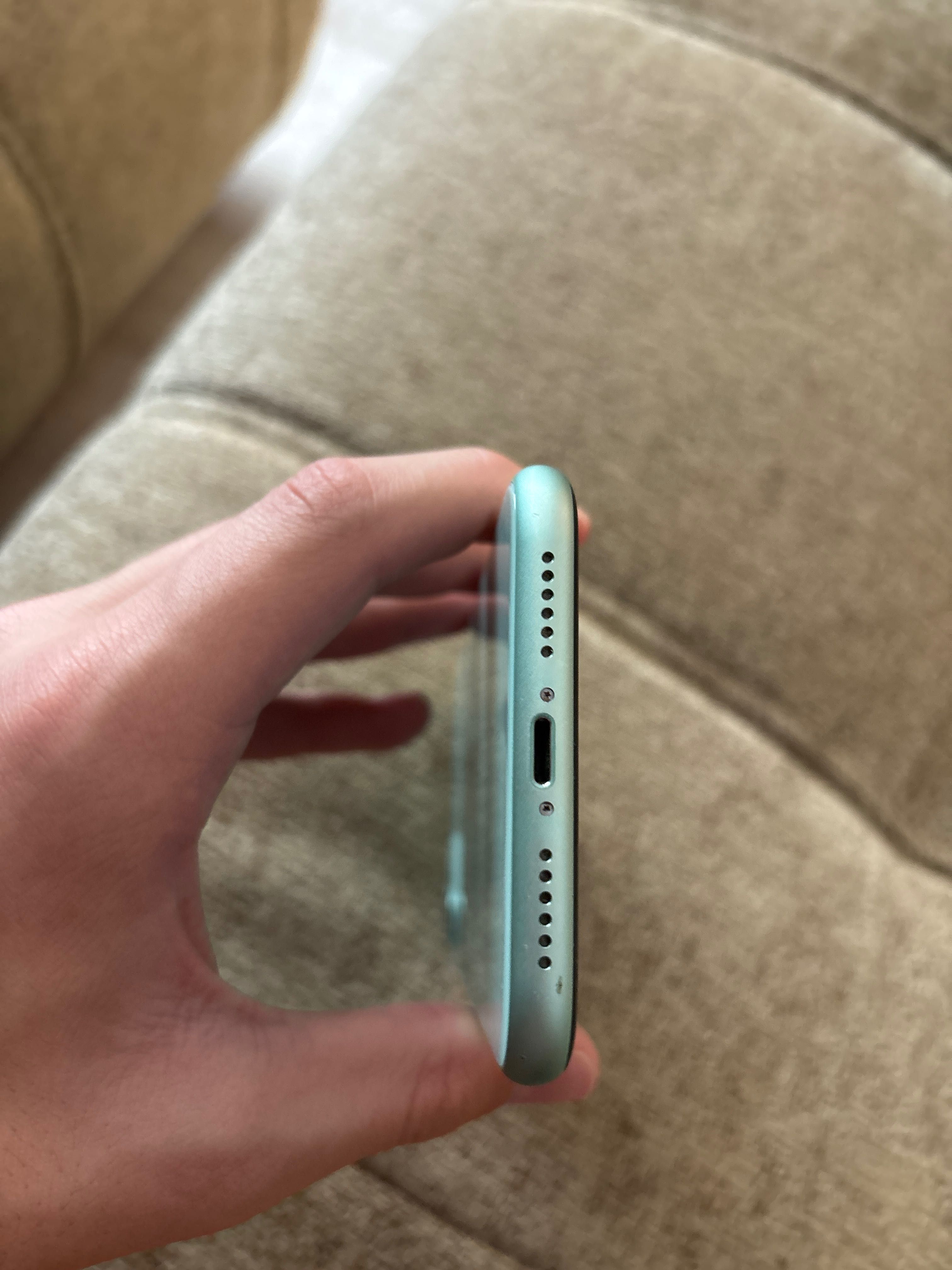 iPhone 11 в добро състояние