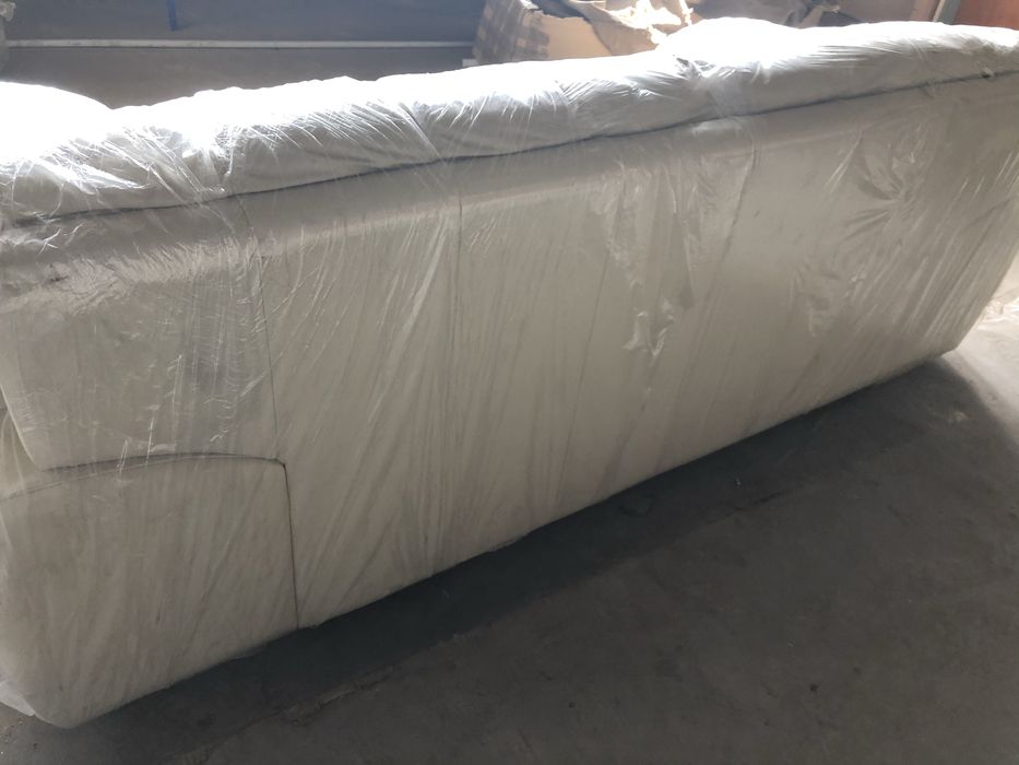 Продавам 2бр. кожени дивани.