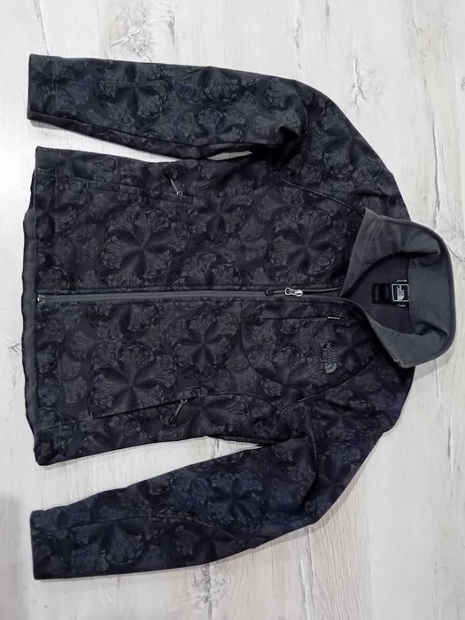 The North Face DryVent  / Stone Island / Adidas / Dsquared2