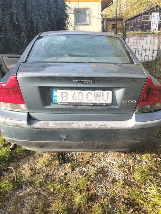 Vând sau dezmembrez Volvo