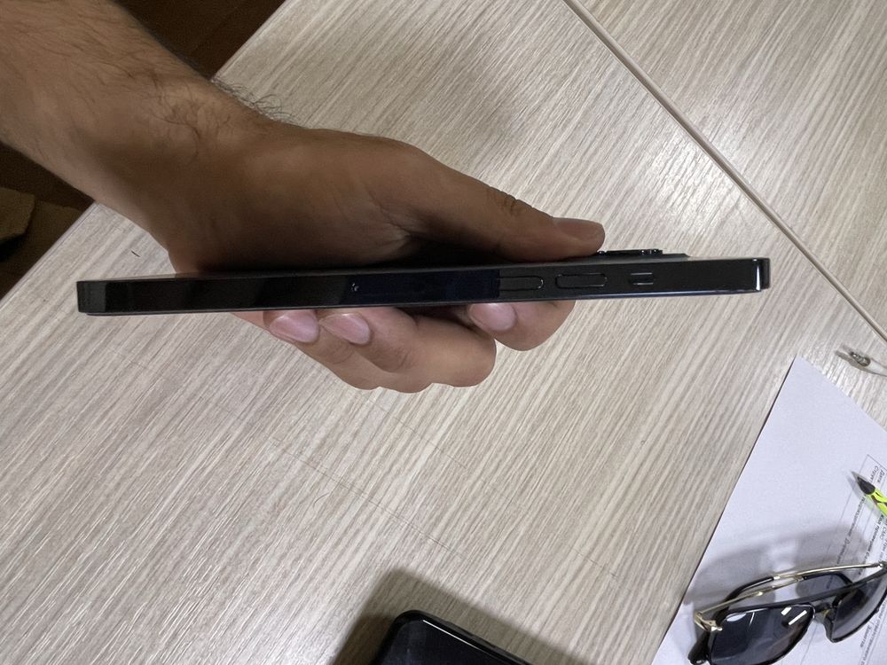 iPhone 12 pro max срочно!!!