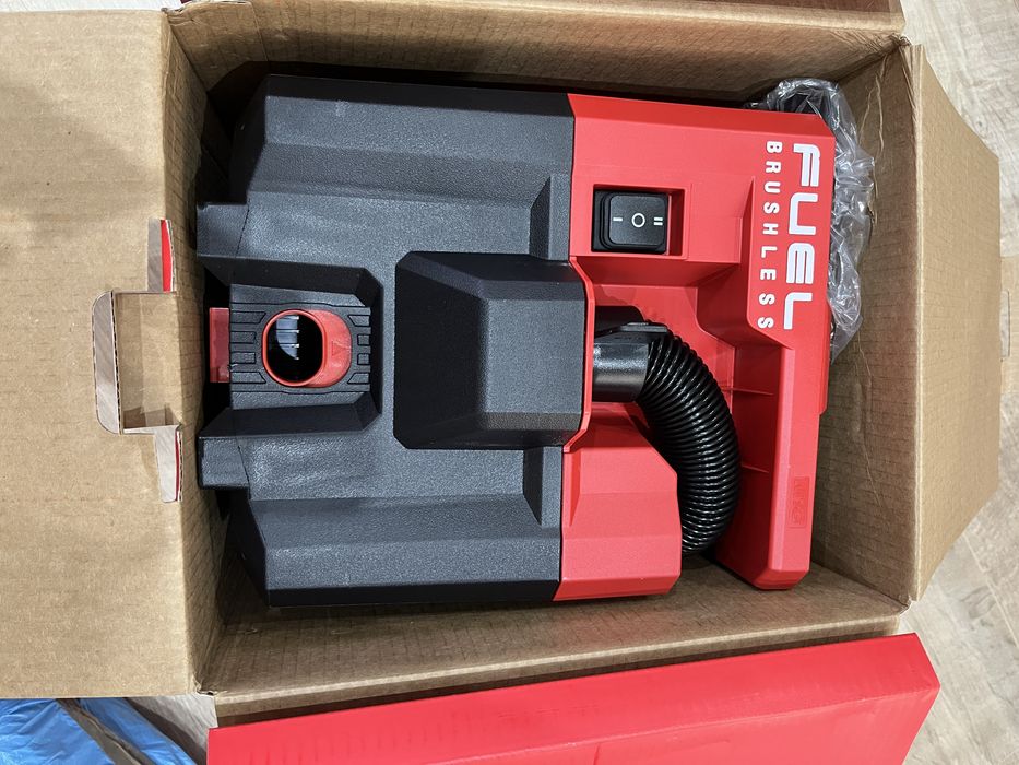 Прахосмукачка Мilwaukee M18 FPOVCL-0