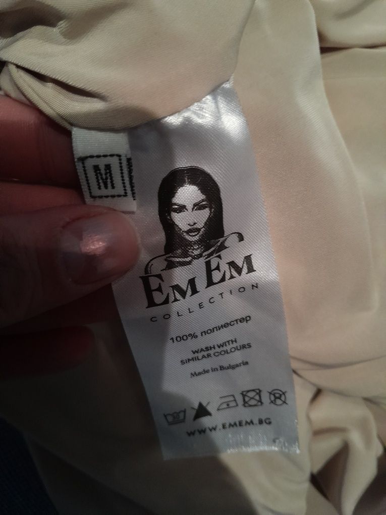 Рокля размер М..