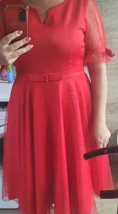 Rochie rosie.            .