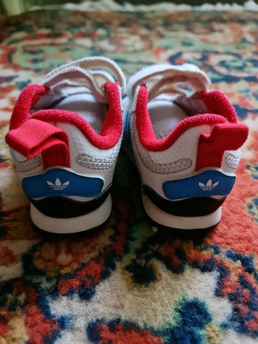 Vând adidasi copii
