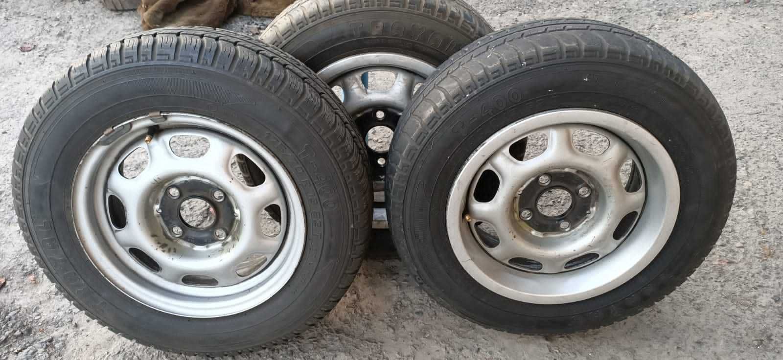 Продам шины с дисками на VW