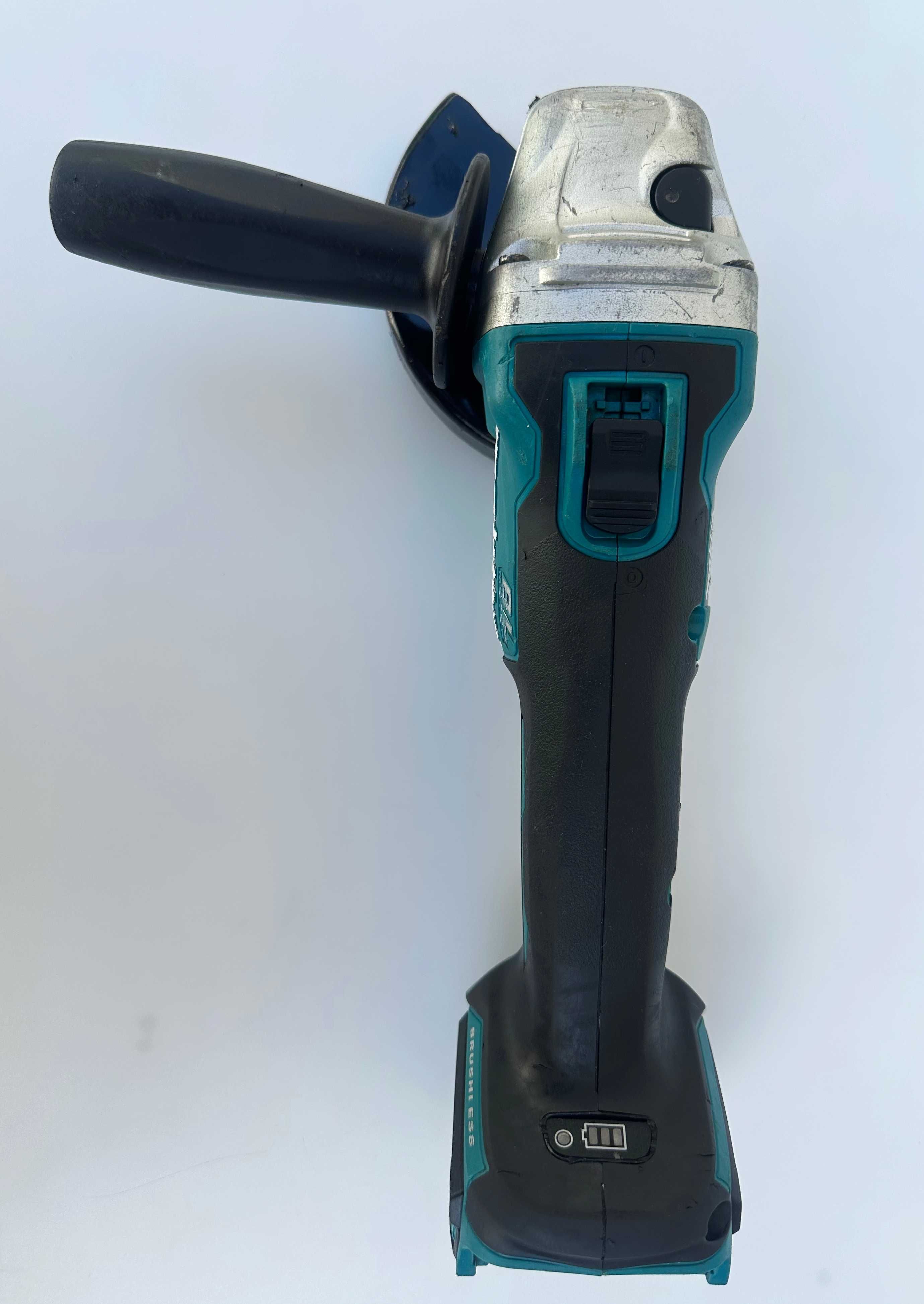 Makita DGA 506 - Безчетков ъглошлайф 18V