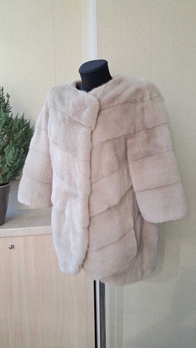 Haina blana vizon , Haină blană nurcă impecabila, m.S-L