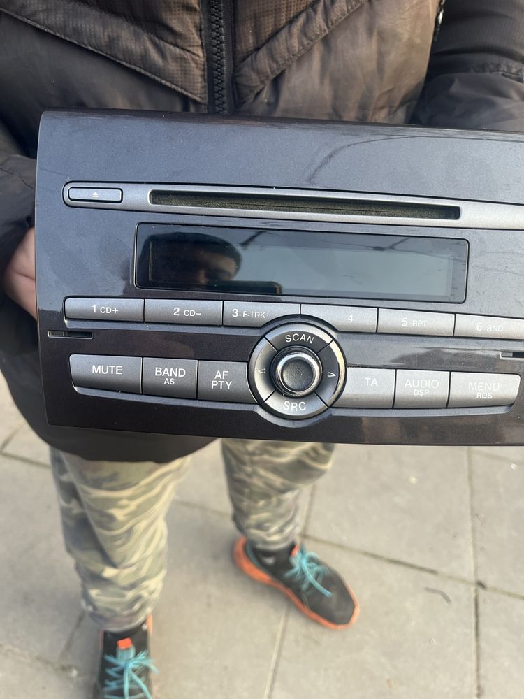 Cd player за fiat bravo 2