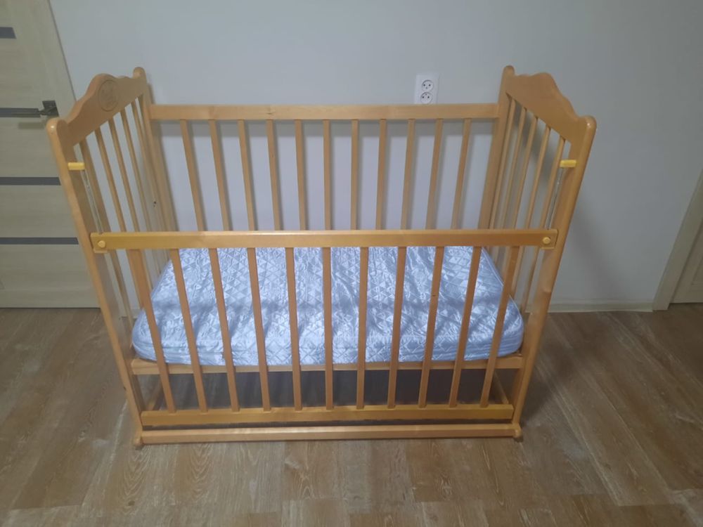 Продас детскую кровать с матрасом