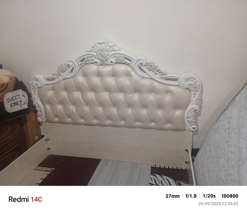 Spalni rangi oq mustaxkam