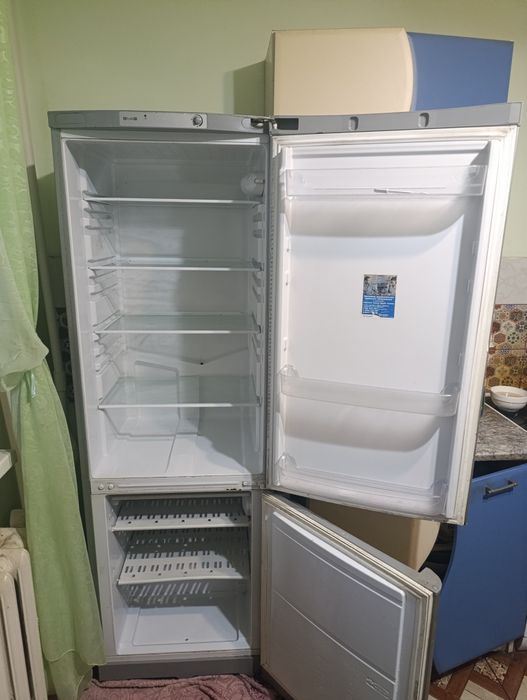 Продаю холодильник INDESIT в рабочем состоянии