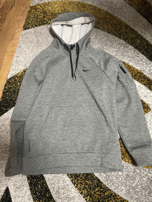 Bluza Nike (nu adidas ,nu armani ,nu palm angels)