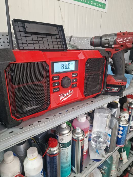 Aparat radio milwaukee M18JSR
