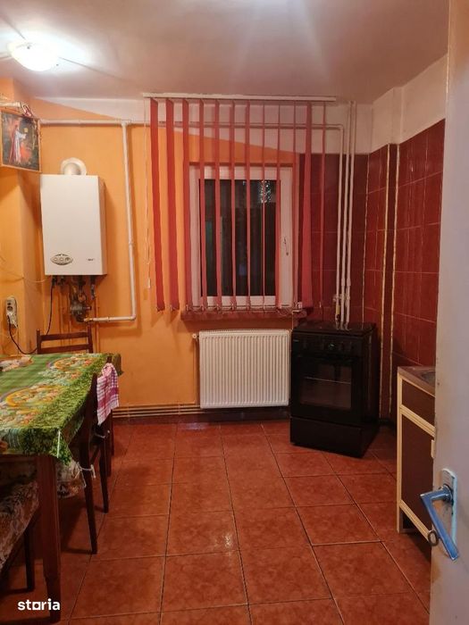 Apartament  trei  camere   decomandat  Gavana 3