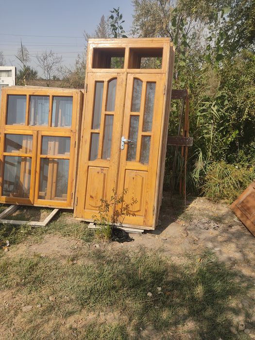 Лакланган чиройли эшик ромлар срочно сотилади