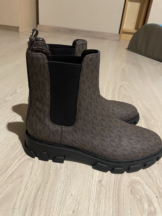 Vand ghete Michael Kors