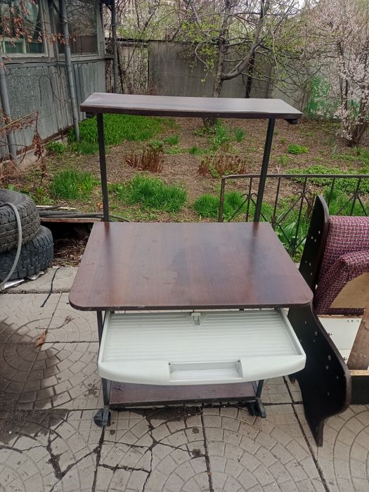 Компьютерный стол