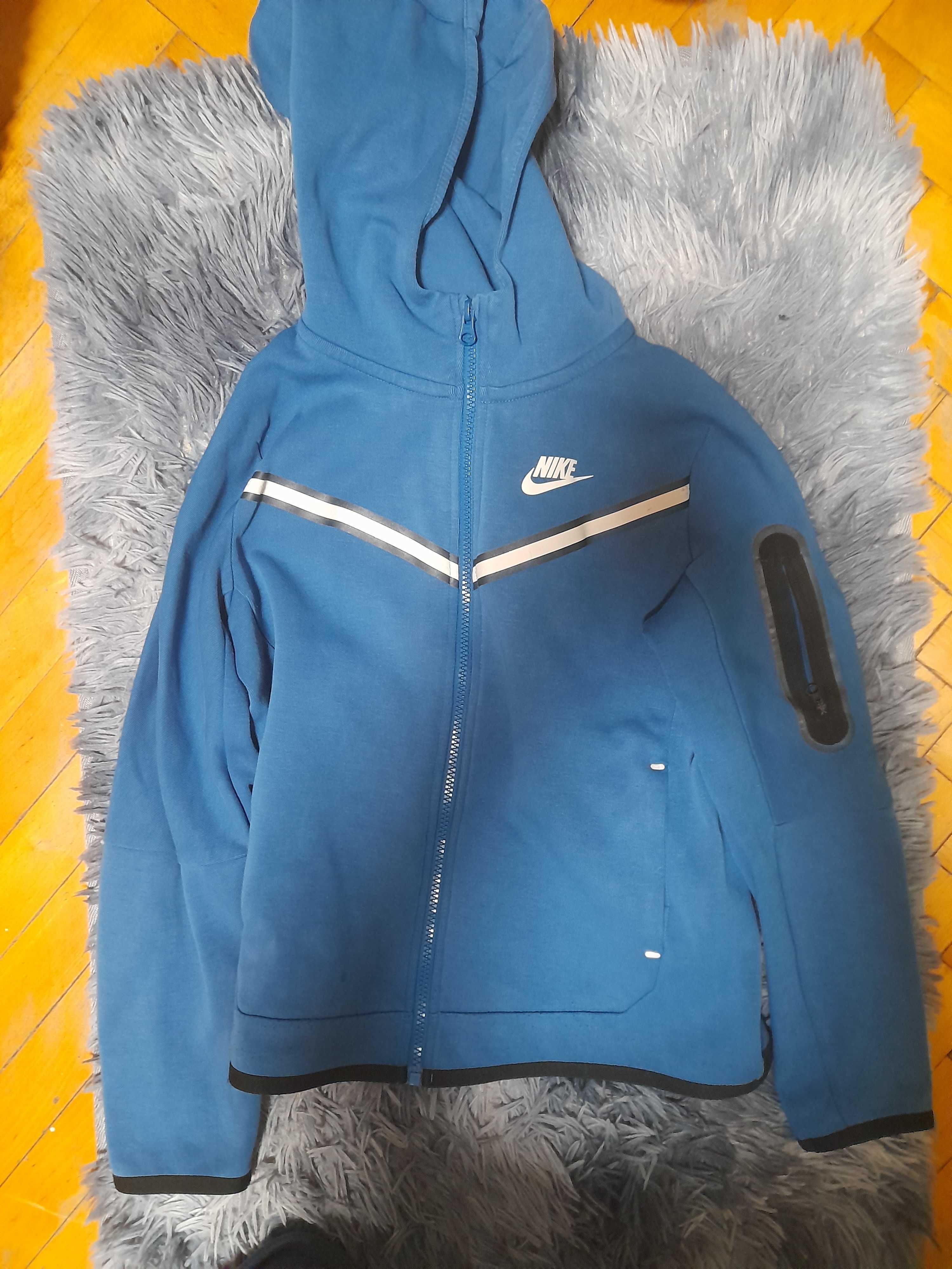 Nike Tech Fleece