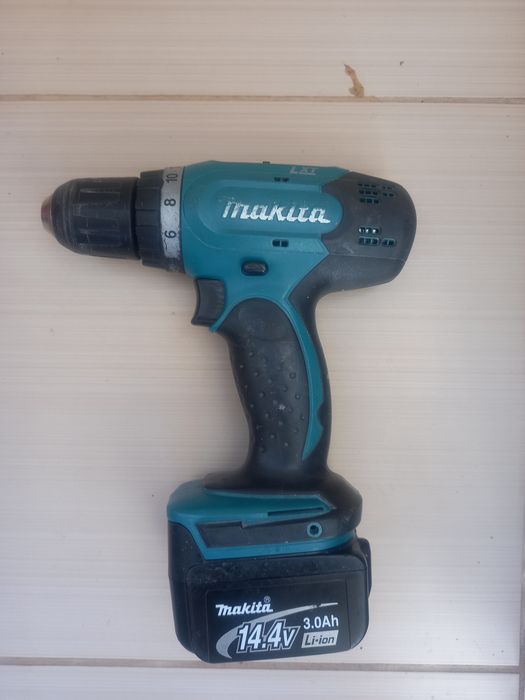 Винтоверт Makita 14,4V Li-ion