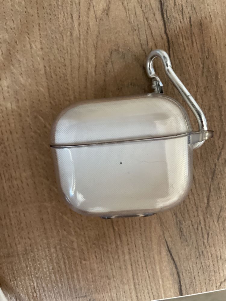 Продам AirPods 3