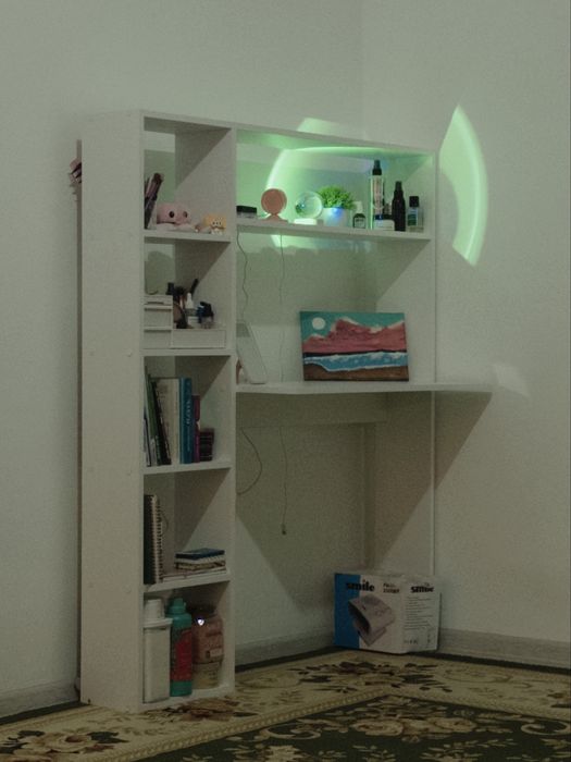 Письменный стол идеальным состоянием продаю срочно