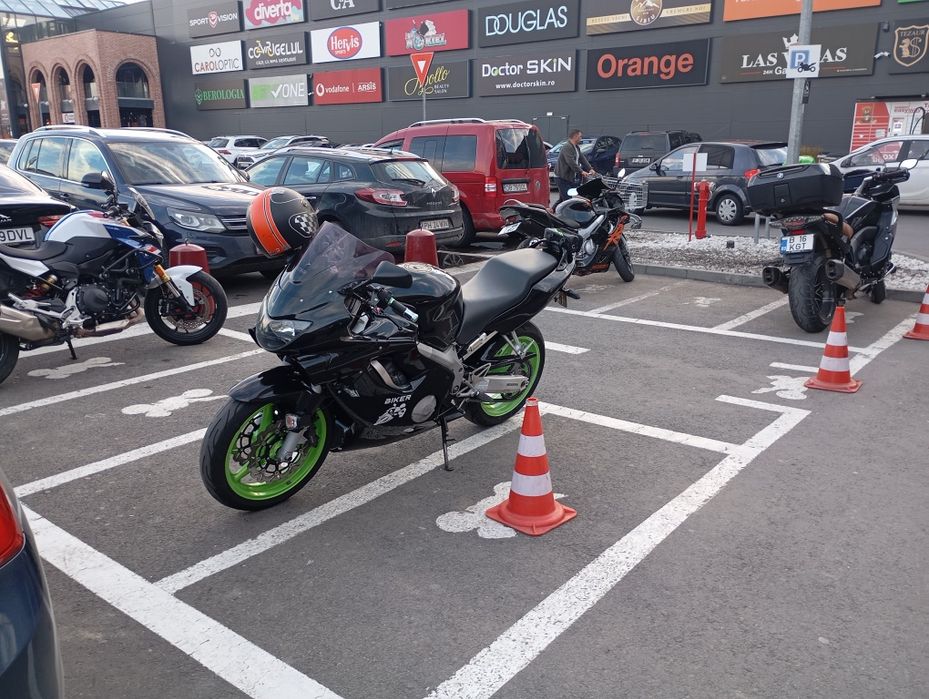 Vând motocicleta honda cbr 600 f4