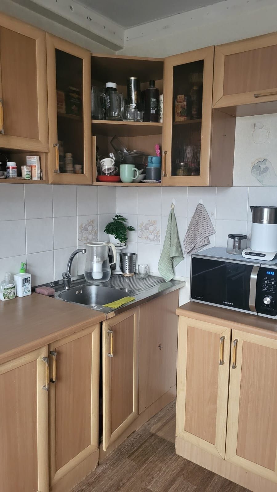 Продам гарнитур кухню
