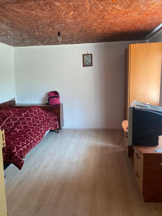 Casă bătrânească de vânzare - Teren generos 2187 mp