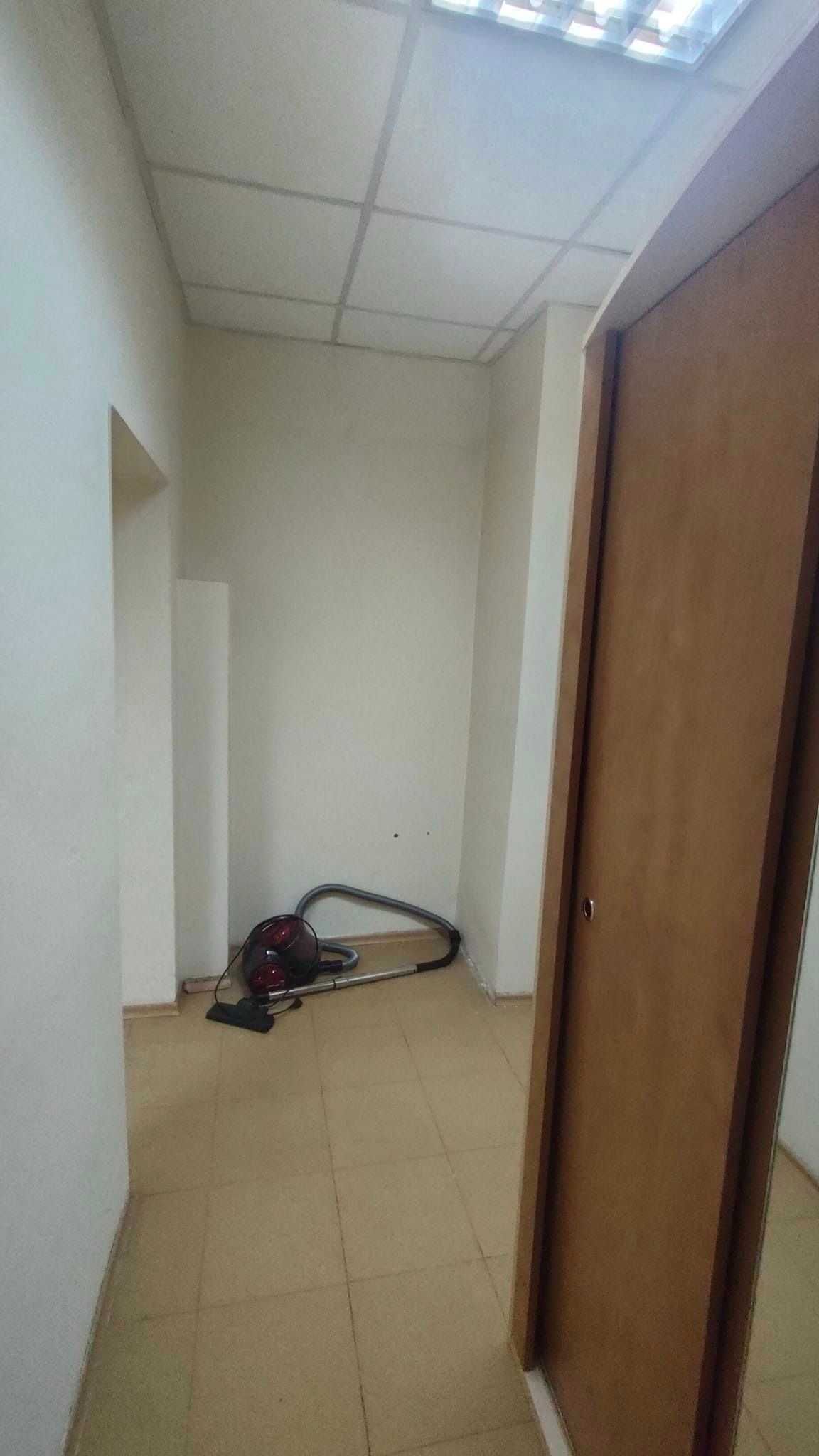 Продавам магазин на партера, в кв. Кале
