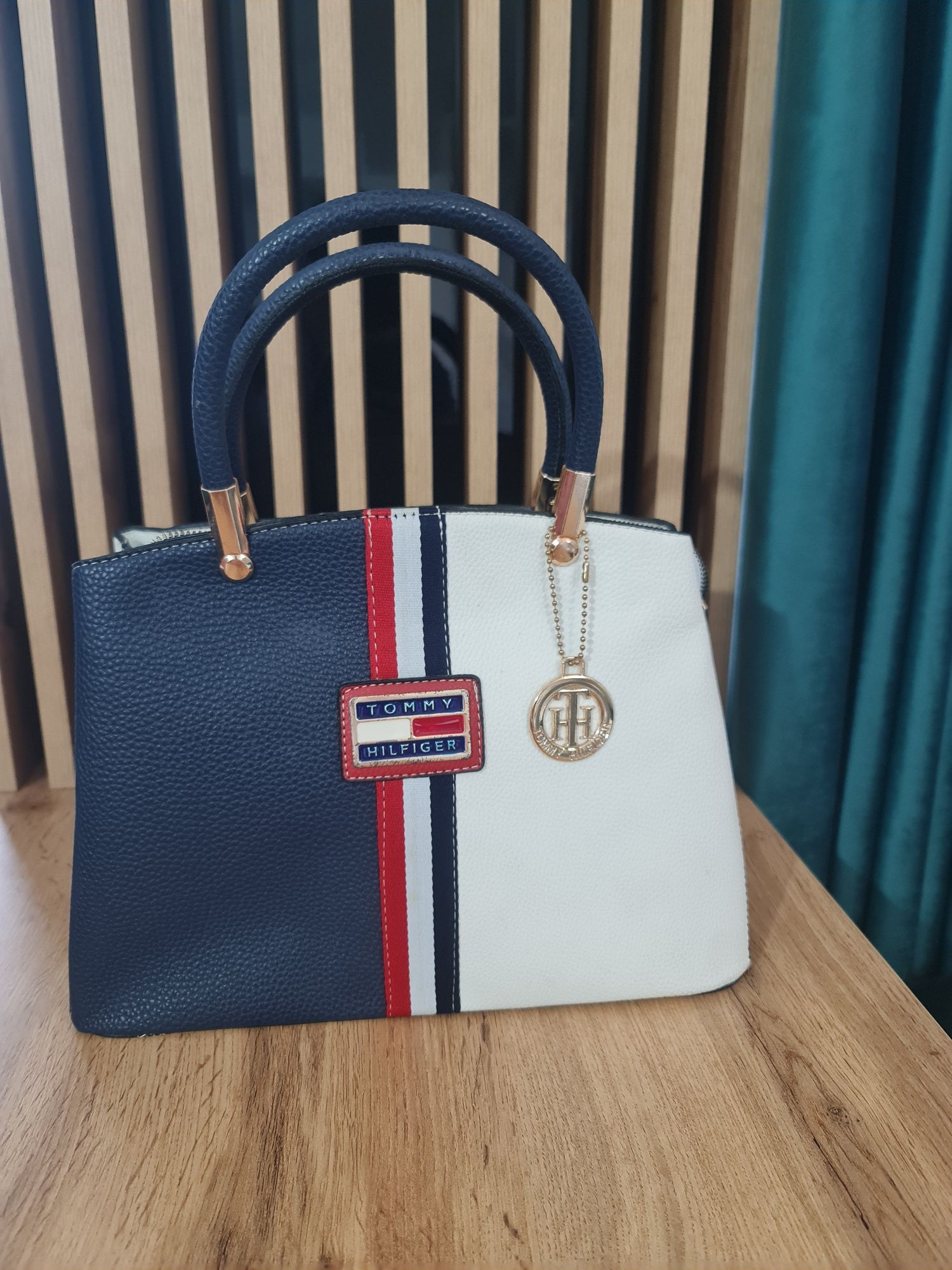 Geanta Tommy Hilfiger