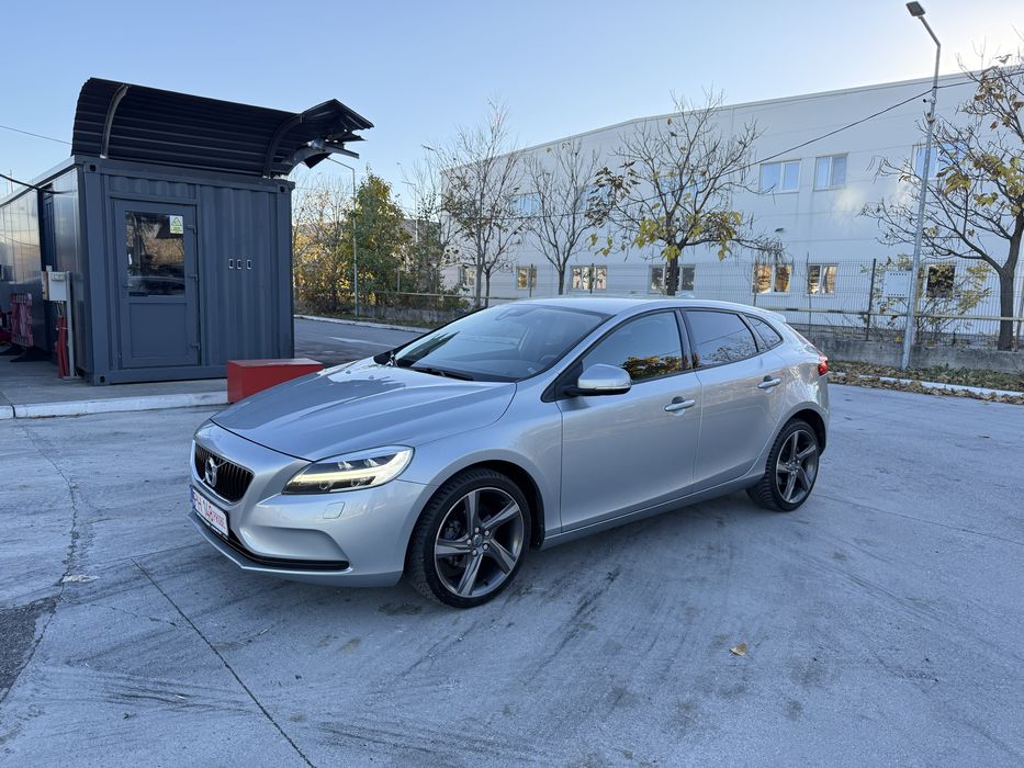 Volvo V40 D2, 2.0 tdi E6,Full Led ,Carte Service,     REZERVAT!!