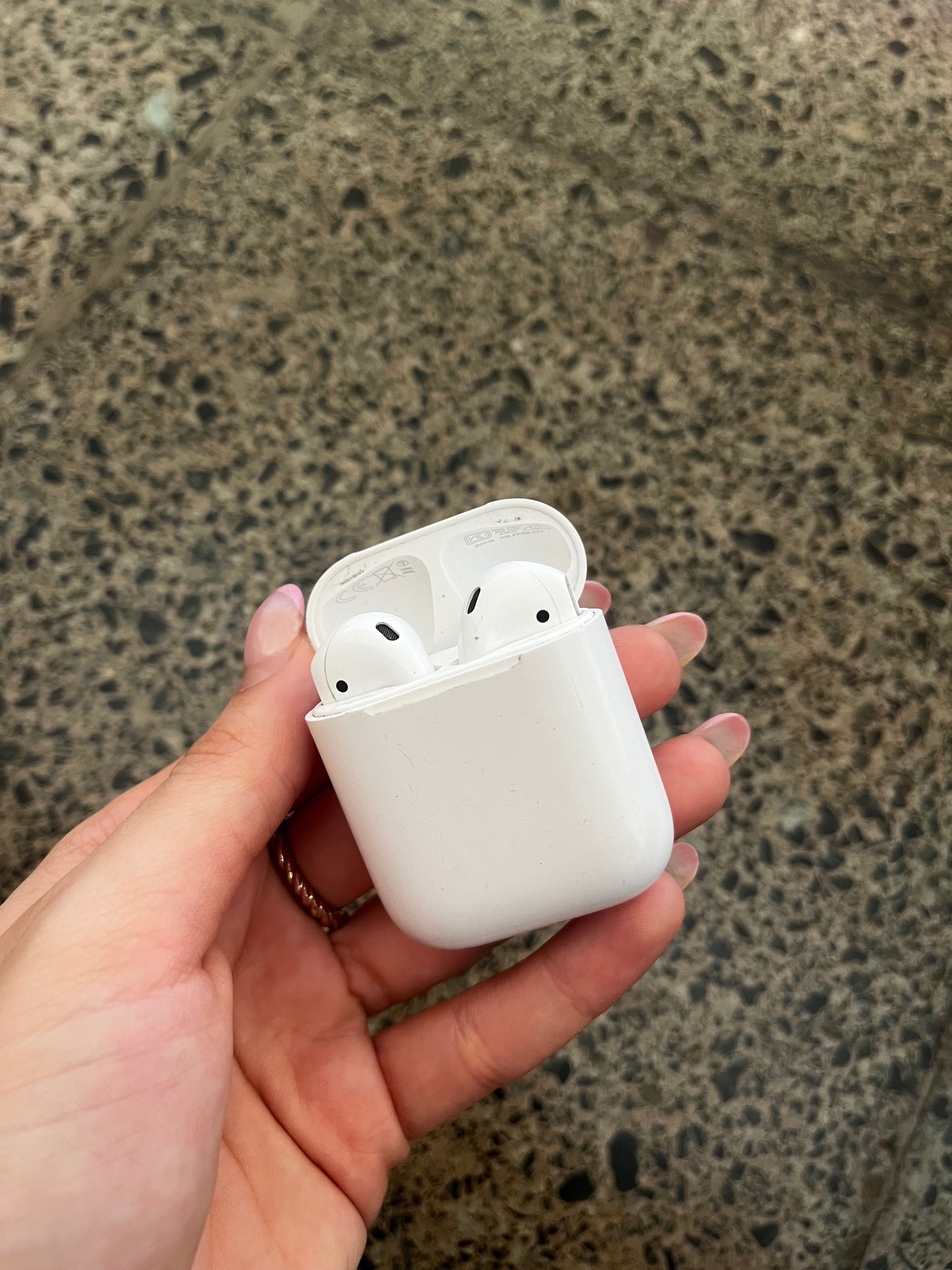 Слушалки Apple airpods 2nd generation