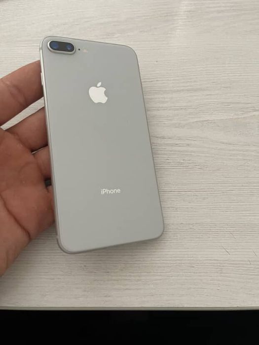 iPhone 8+ 64 gb.