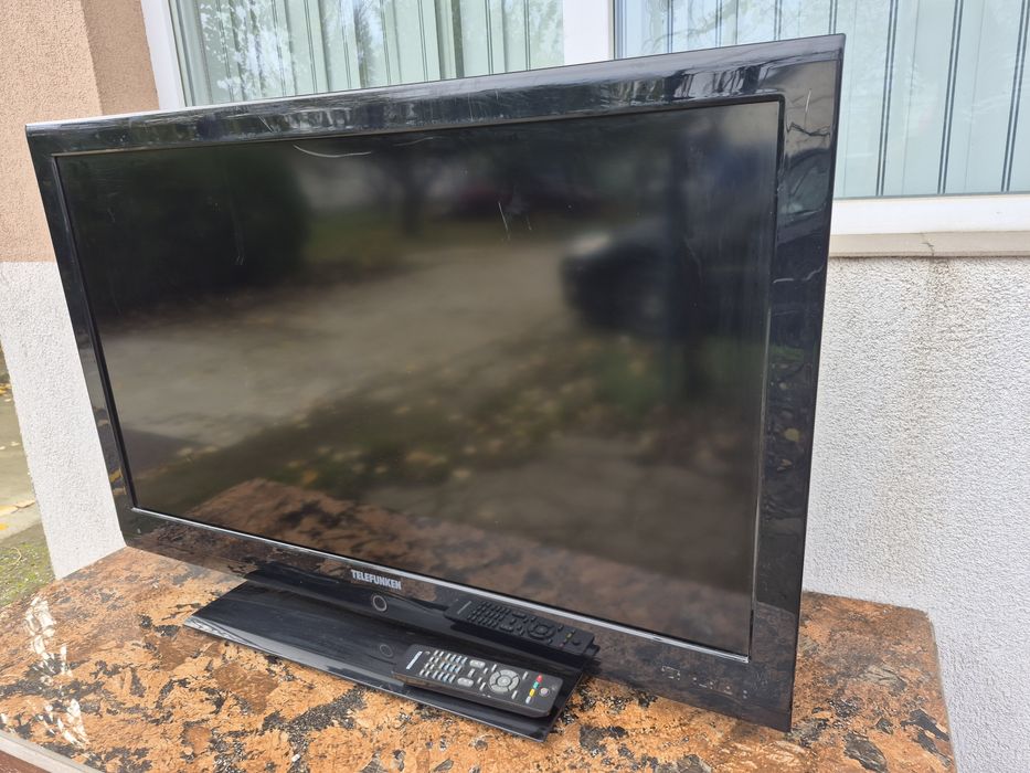Vând televizor LCD Telefunken model 40 inci 101cm+telecomanda function