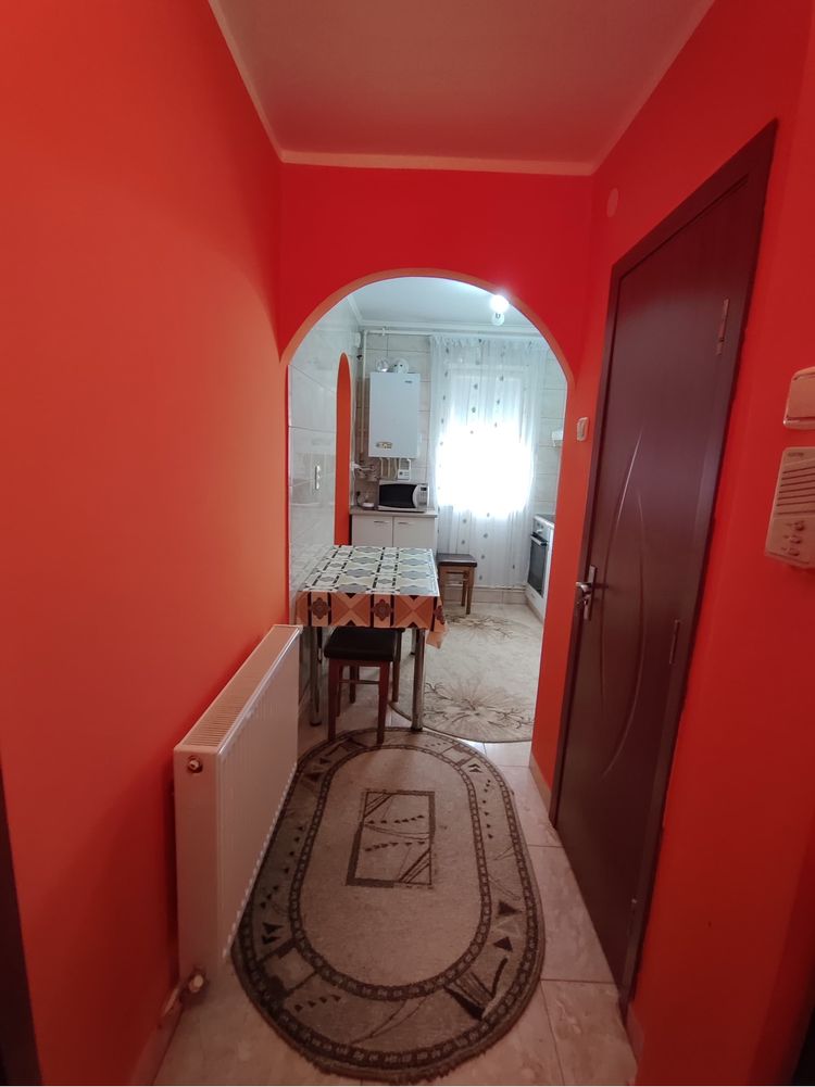 Vand apartament cu 2 camere
