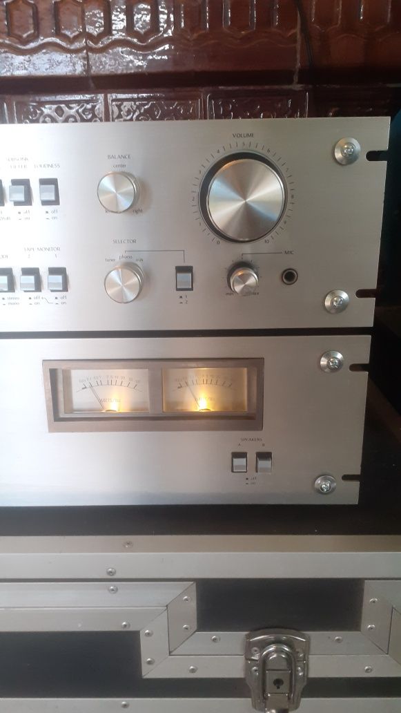 Linie Mitsubishi pretabil birou (akai sony)