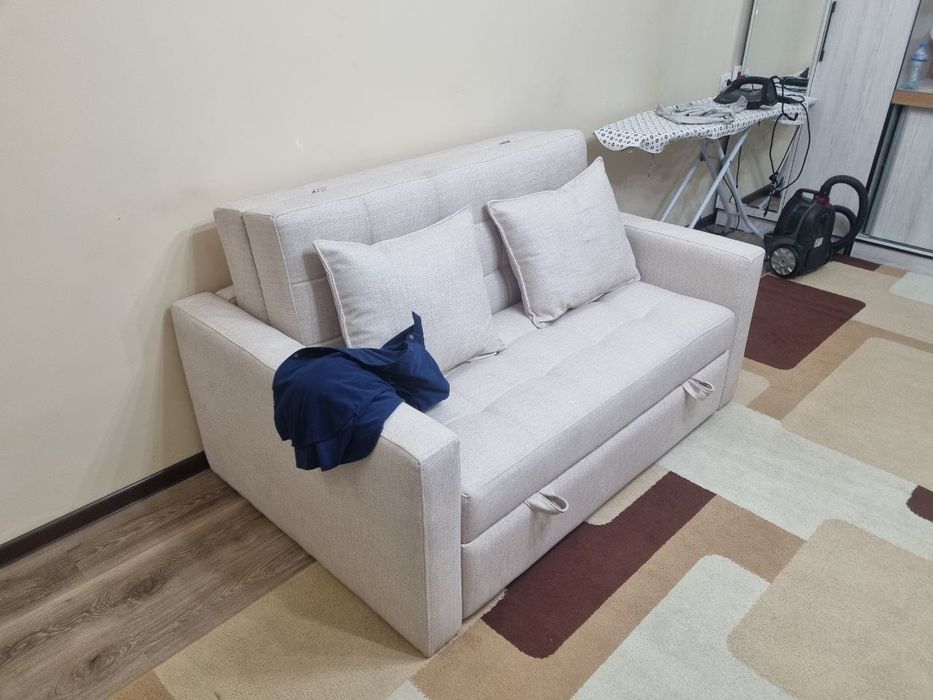 продаем мини диван Софа