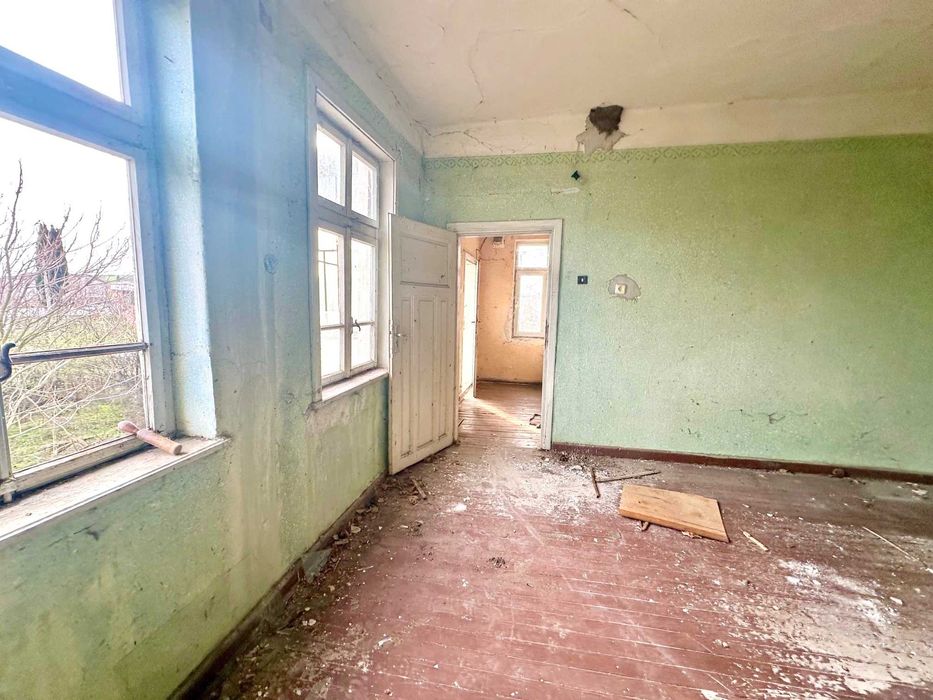 Къща за продажба в с.Черни връх