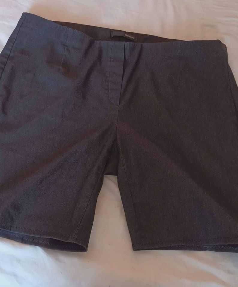 LOT pantaloni scurti xl si 3 sfert 
20lei bucata