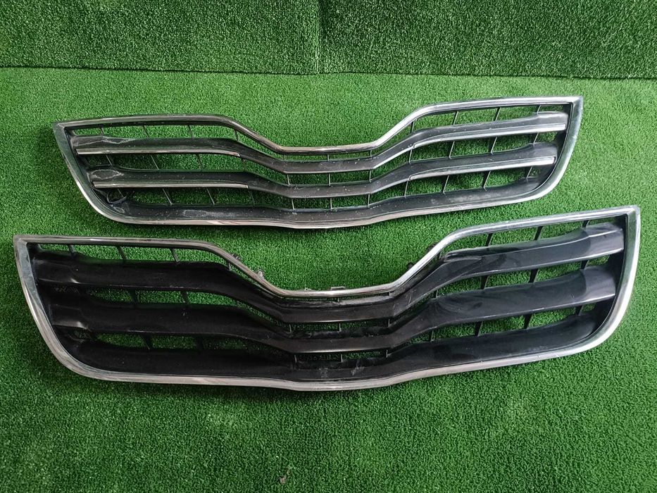 Решетку радиатора от Toyota Camry 45. Производитель - Taiwan.