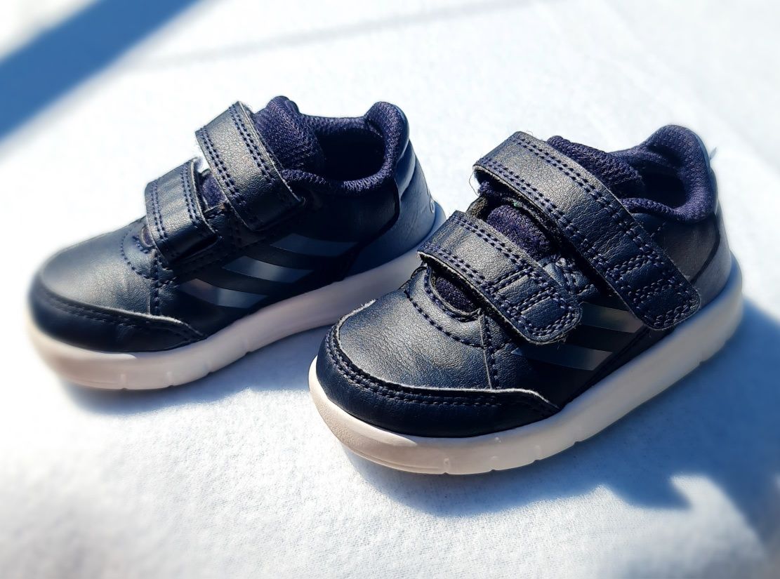 İncaltaminte unisex Adidas pentru copii 1-2 ani marime 19