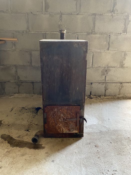 Котел очень экономичный. Греет от 150 до 200 кводратав