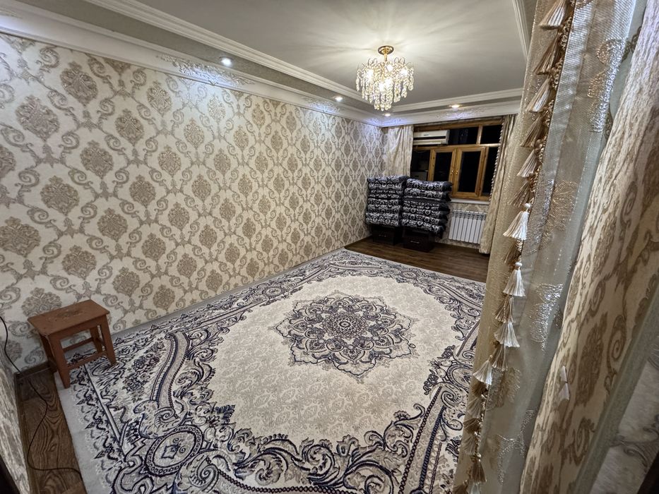 Чирчик 2-микрорайон 2 хона 53кв.м сотилади