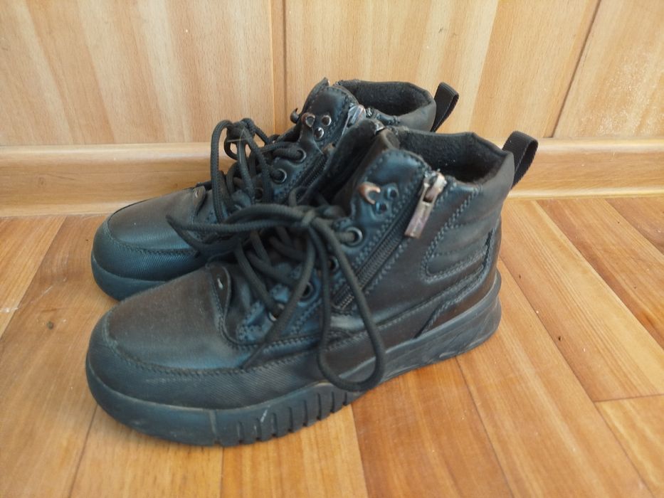 Продам ботинки демисезонные