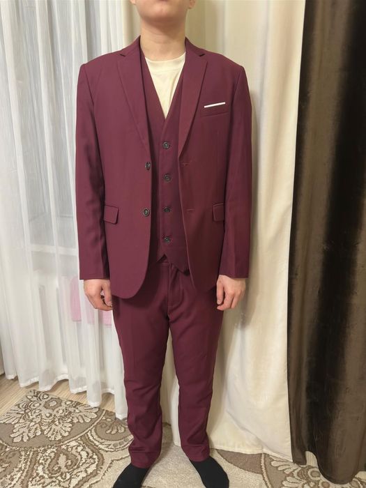 Продаю кастюм тройка