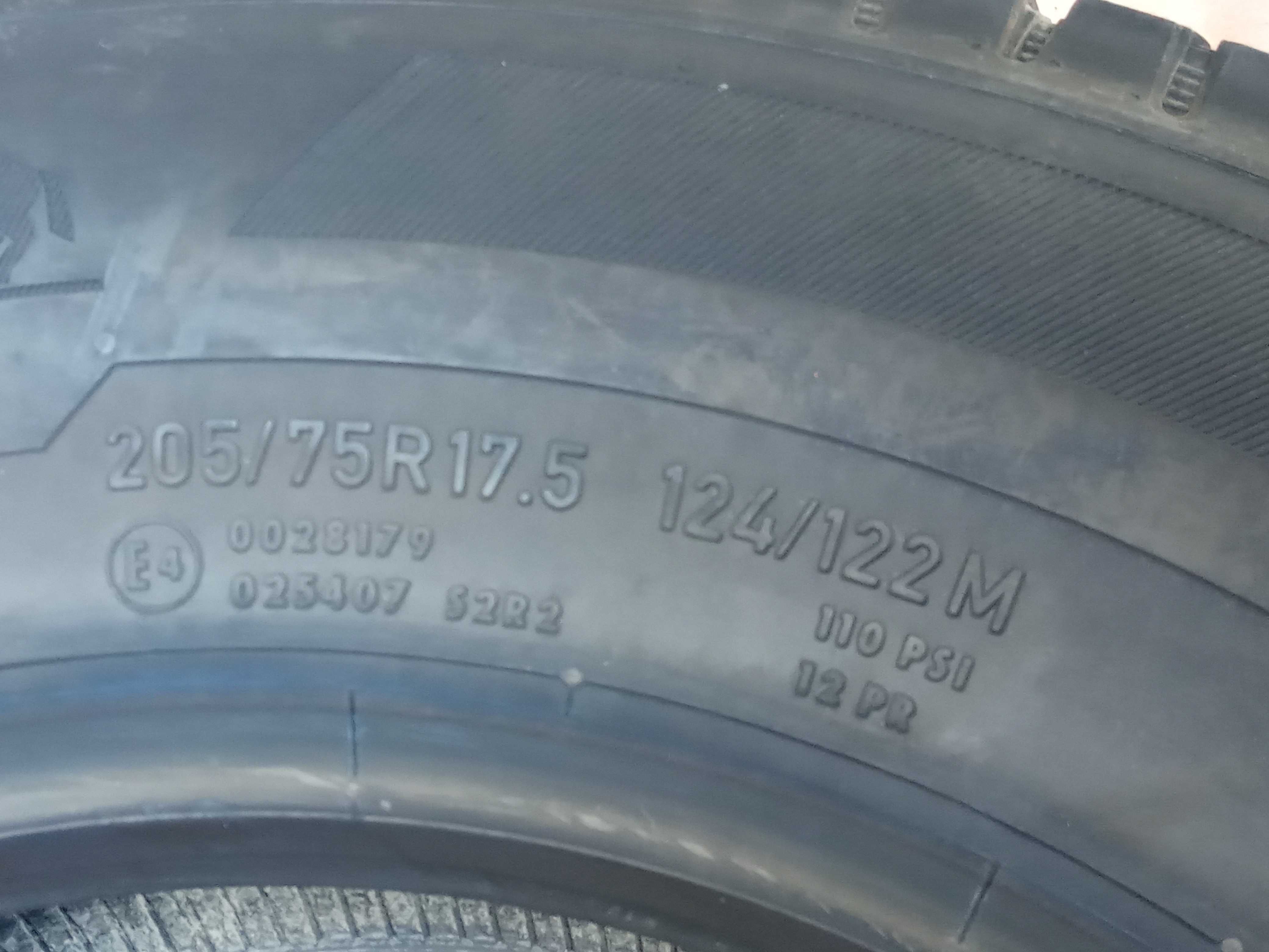 1 тежкотоварна гума 205/75R17.5 Continental Hybrid LD3 124/122M M+S