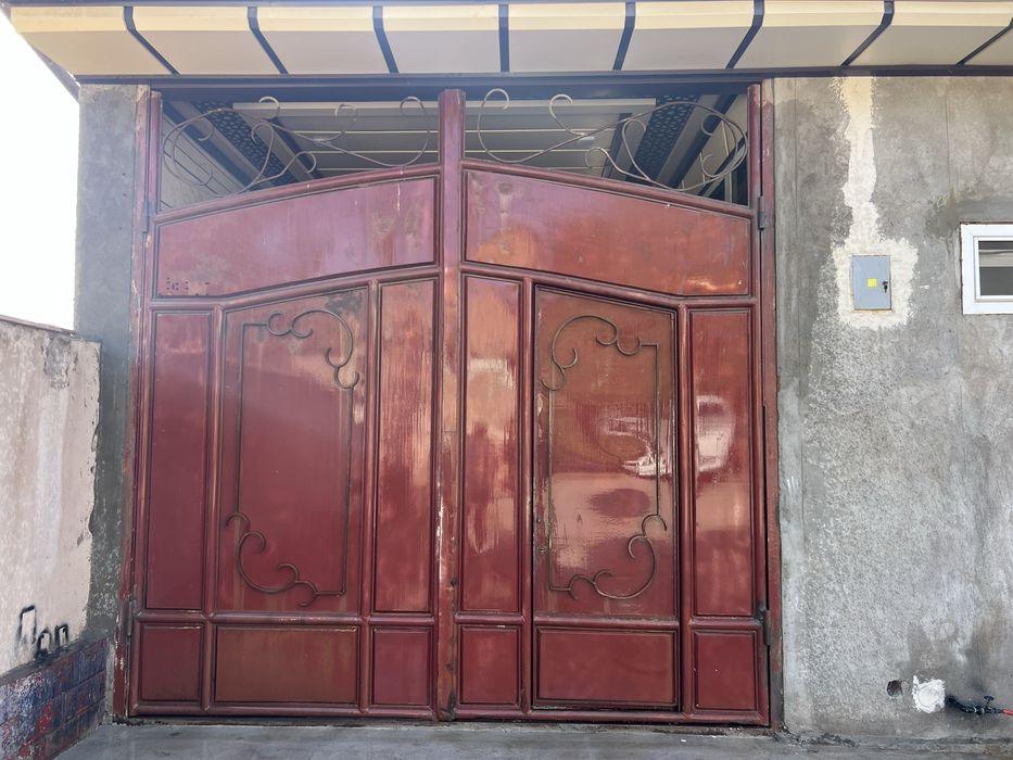 350x350 darvoza sotiladi. qalin listdsn