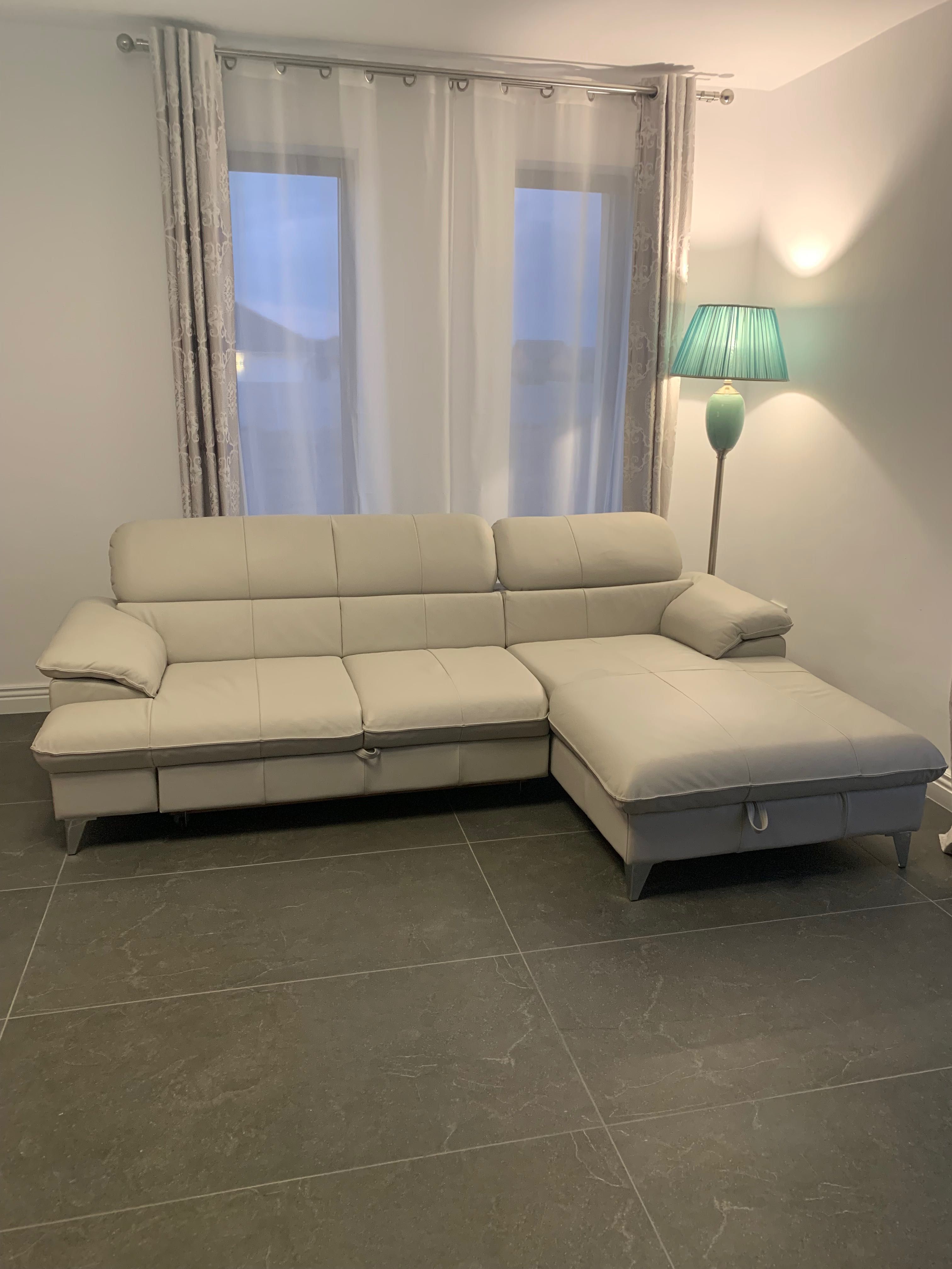 Coltar de piele, extensibil, cu lada de depozitare